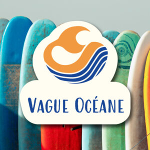 Identité visuelle colorée, conçue par Nekae Studio à l'aide des formules de design graphique, pour une marque dans l'univers du surf.